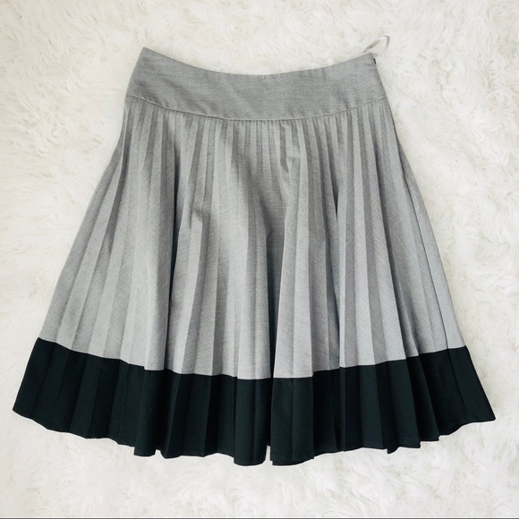 H&M Grey and Black Pleated Circle Skirt Sz 6 - Picture 2 of 6